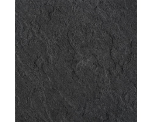Close-up van een donkere leisteen tegel met ruwe textuur.