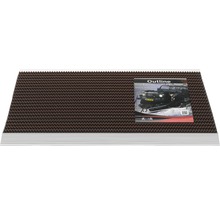 Bruine deurmat met borstels en productverpakking