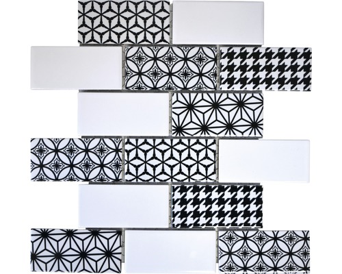 Decoratieve tegels met geometrische en florale patronen