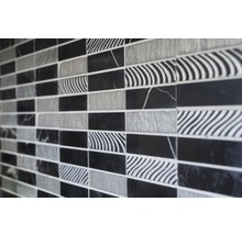 Wandtegels met geometrisch patroon
