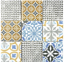 Negen decoratieve tegels met bloemmotieven