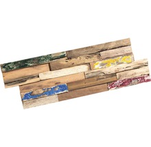 Houten bekleding van gerecycled oud hout met kleuraccenten