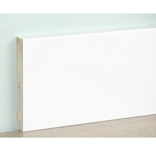 Wit gelakte houten plint