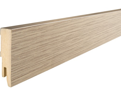 Plint met houten decor