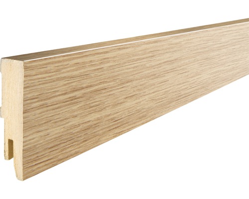 Houten plint met houtdecor