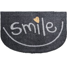 Halfronde deurmat met het woord Smile en een hart