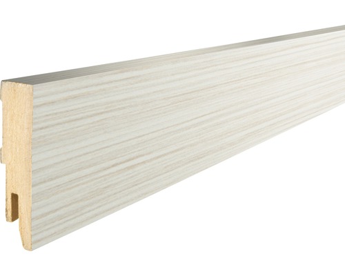 Houten plint met houtnerf