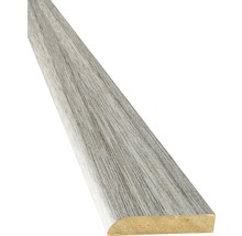 Houten plint met houtnerf