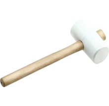 Rubber hamer met houten handvat