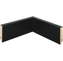 Hoekstuk van een zwarte houten plint