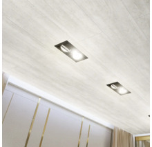 Plafond met houten planken en ingebouwde spots voor binnen